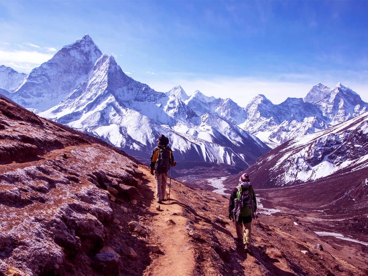 everest high pass trekking