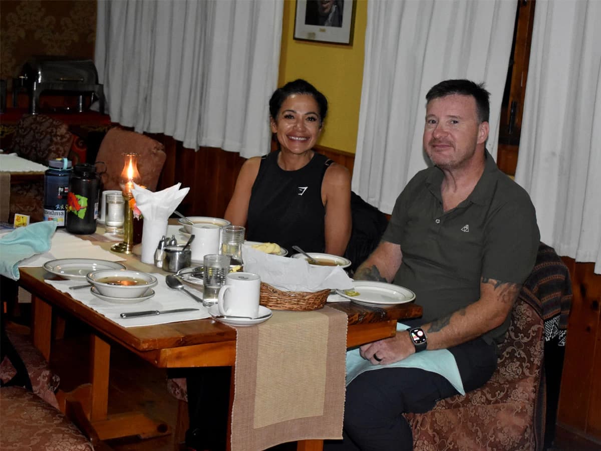 Luxury Dinning At Yeti Mountain Home