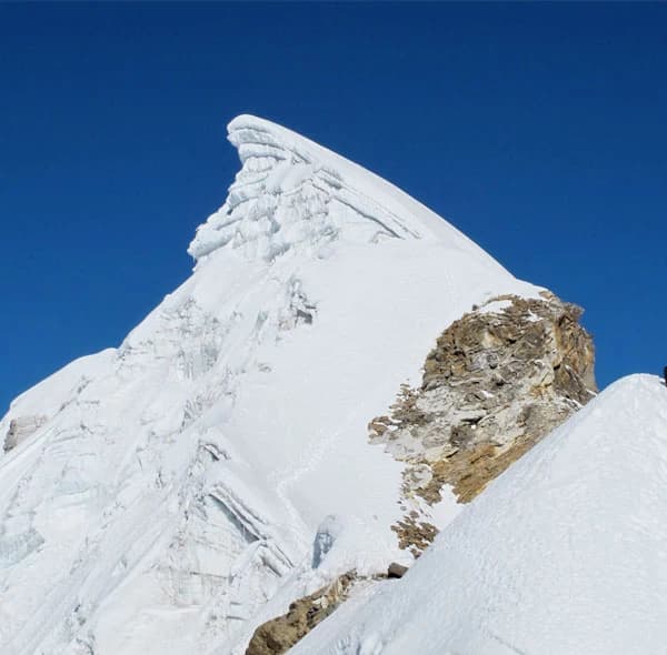 lobuche east peak climbing